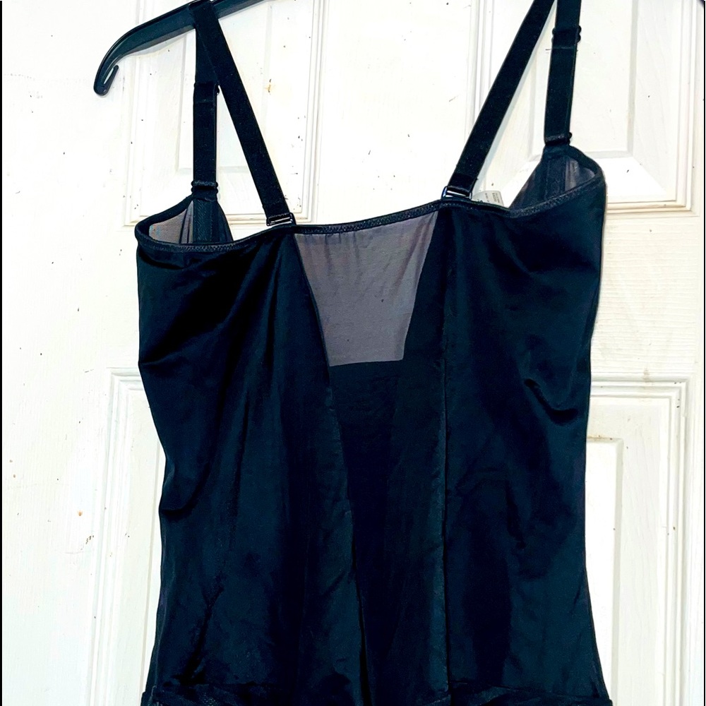 Self Expressions By:Maidenform Shaper Size/2XL